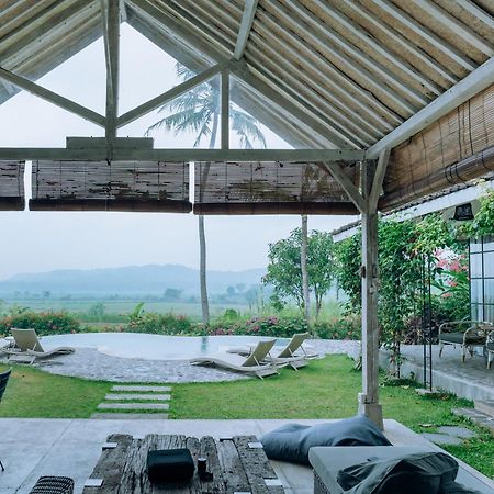 Sunmoonstarvillas Yogyakarta Jarakan Екстер'єр фото