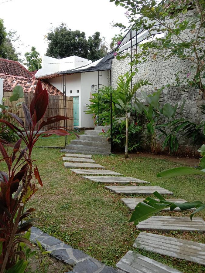 Sunmoonstarvillas Yogyakarta Jarakan Екстер'єр фото