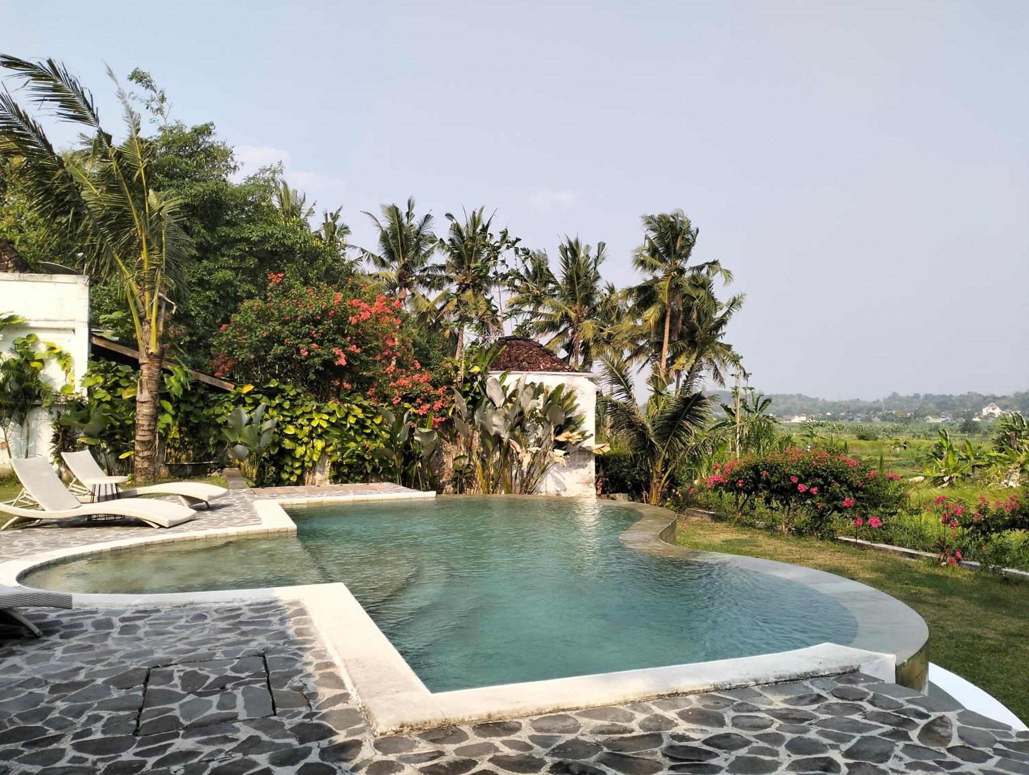 Sunmoonstarvillas Yogyakarta Jarakan Екстер'єр фото