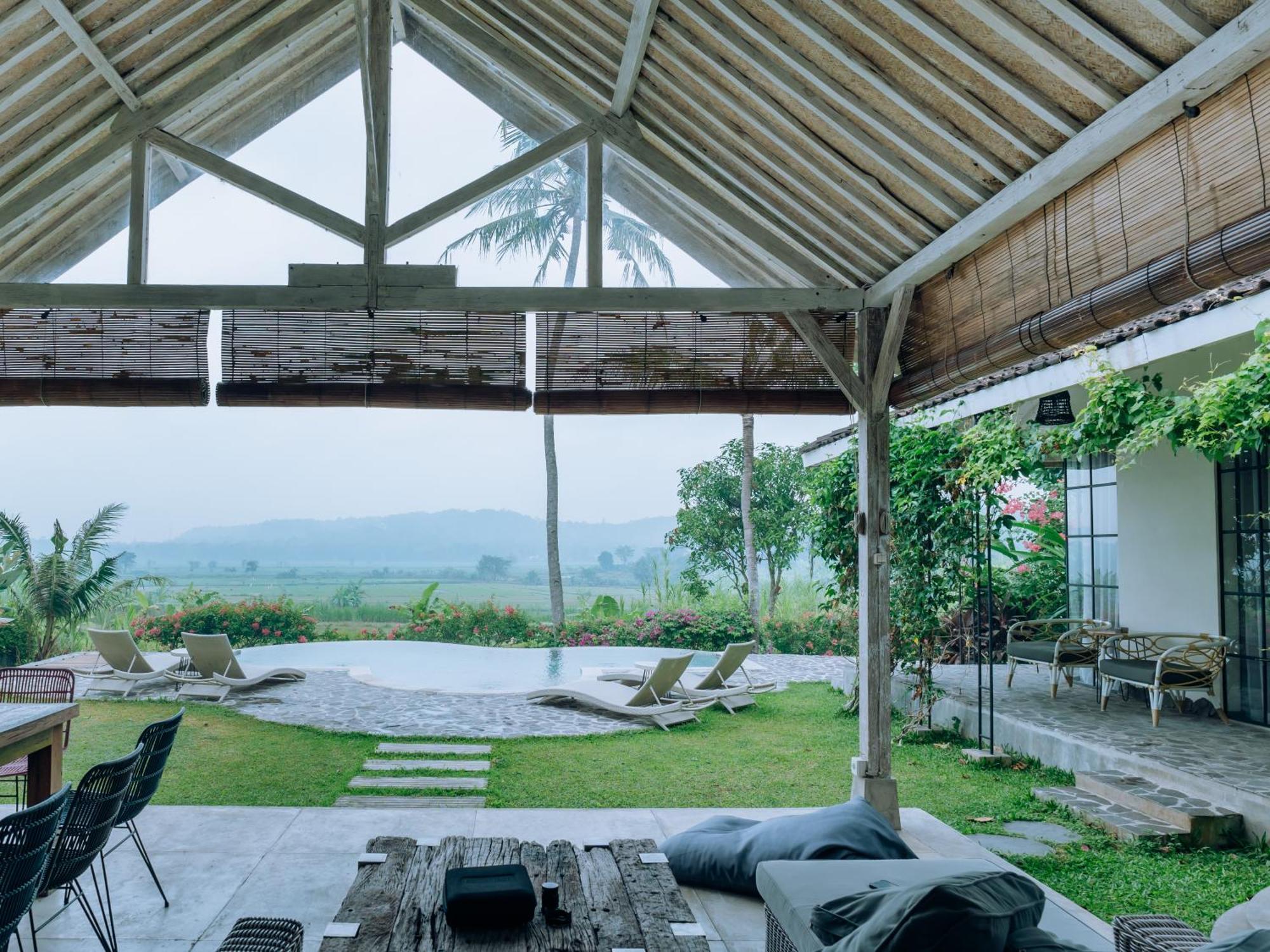 Sunmoonstarvillas Yogyakarta Jarakan Екстер'єр фото