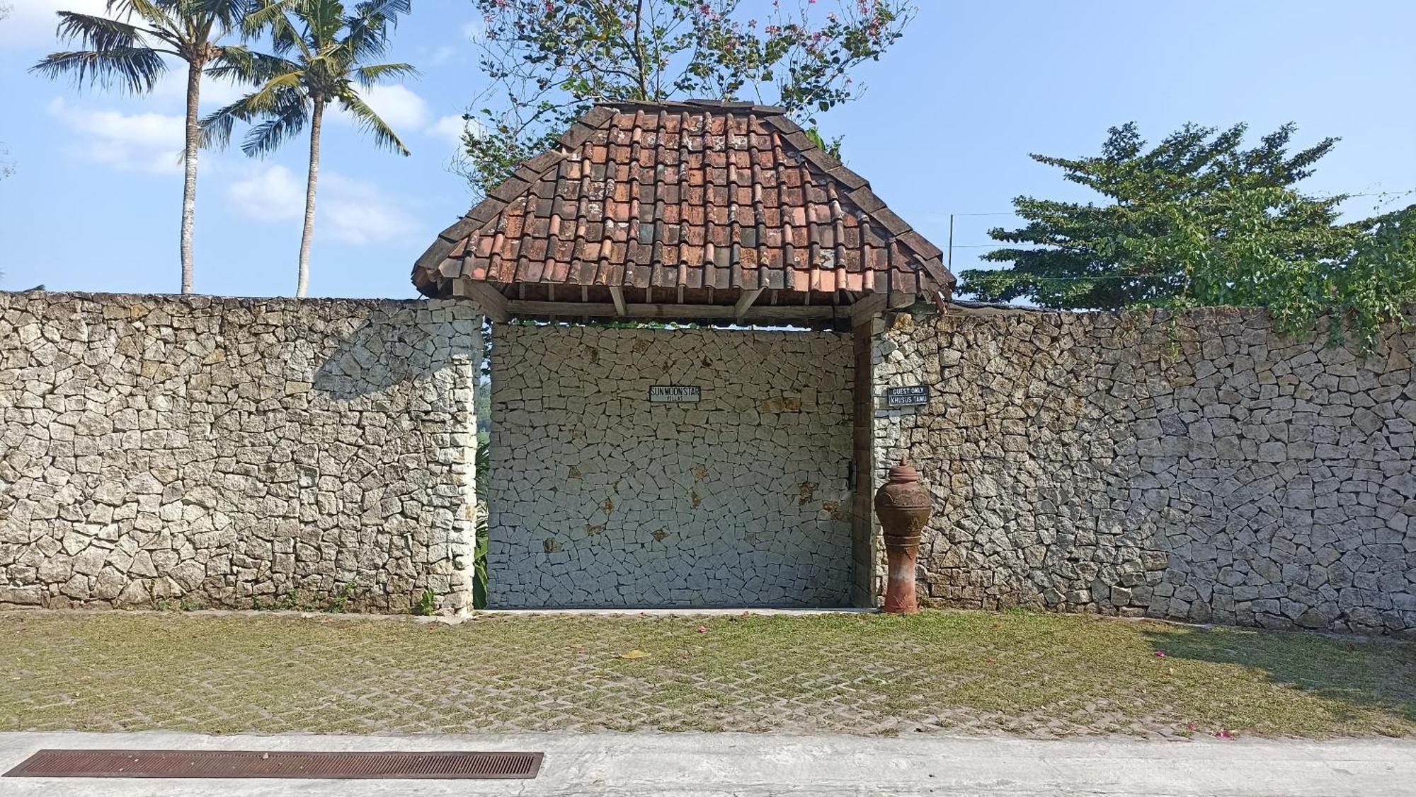 Sunmoonstarvillas Yogyakarta Jarakan Екстер'єр фото