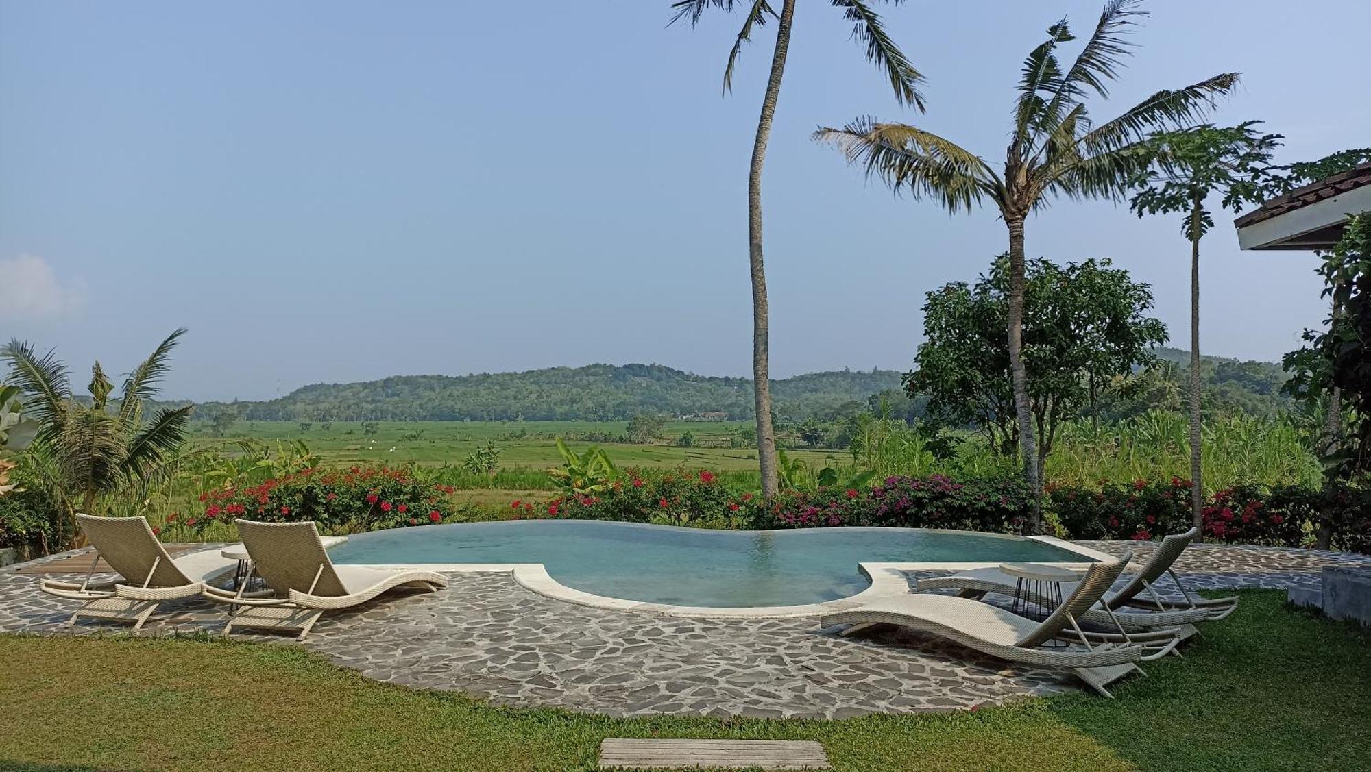 Sunmoonstarvillas Yogyakarta Jarakan Екстер'єр фото